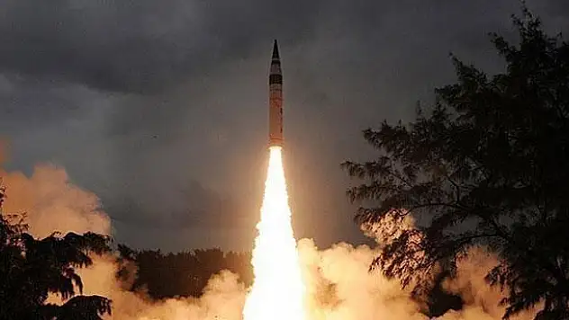 Pakistan nükleer kapasiteye sahip füze denedi