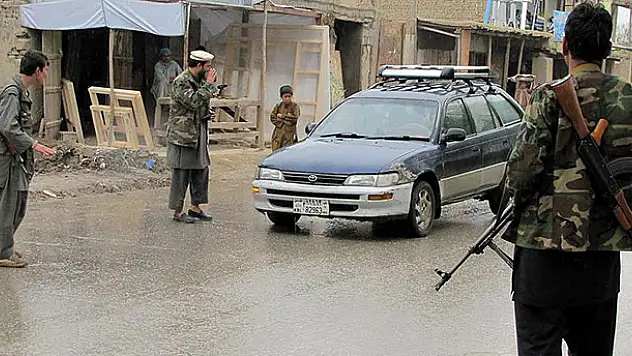 Pakistan Talibanı'ndan DAEŞ'e tepki