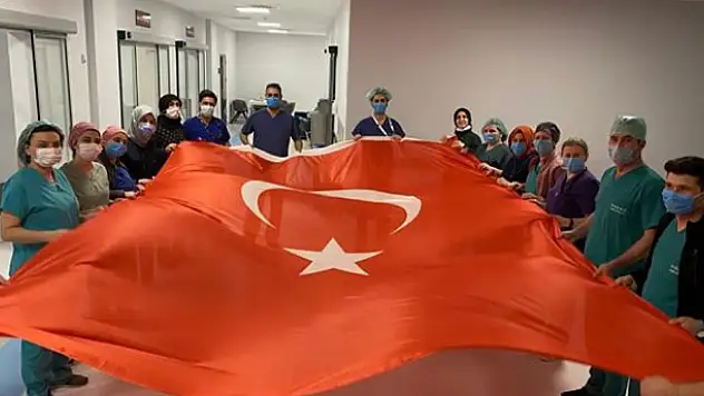 Pandemi kahramanları, Çanakkale kahramanlarını andı