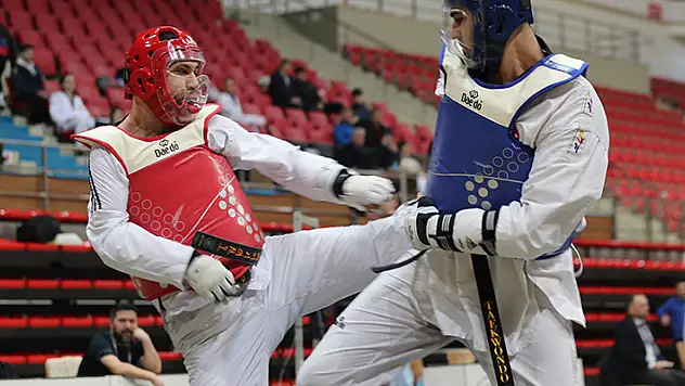 Para Tekvando Şampiyonası Konya'da yapıldı