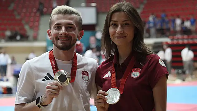 Paris 2024 Paralimpik Oyunları'nda tekvandoda madalya kazanan milliler Konya'da
