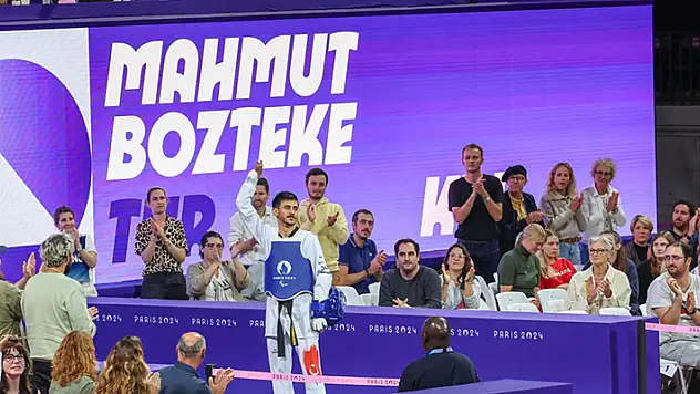Paris Paralimpik Oyunları'nda Mahmut Bozteke'den altın madalya
