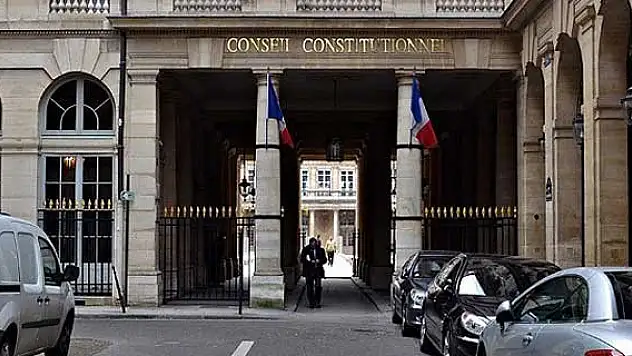 Paris'teki saldırılarla ilgili 4 kişi mahkemeye sevk edildi