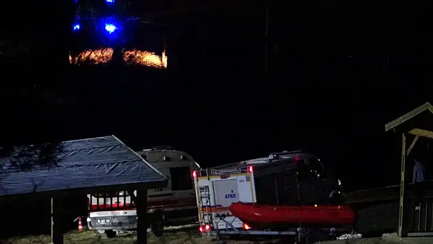 Park halindeki otomobil gölete uçtu: 1 kişi kayıp
