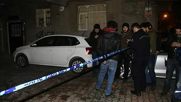 Park kavgasında başında vuruldu
