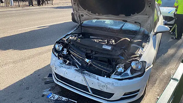 Park uygulaması yapan polise otomobil çarptı