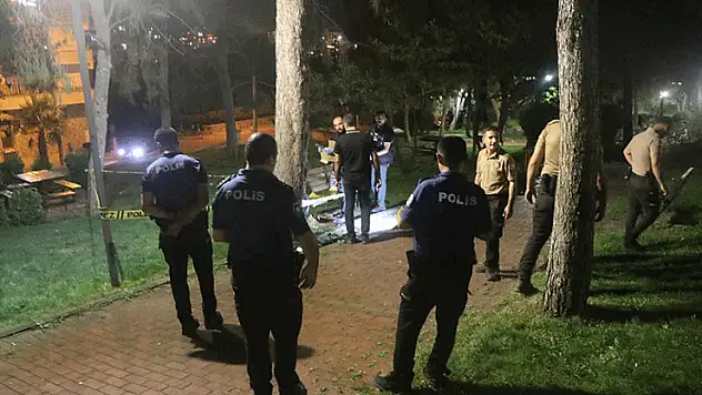 Parkta çıkan tartışmada kalbinden bıçaklanarak öldürüldü