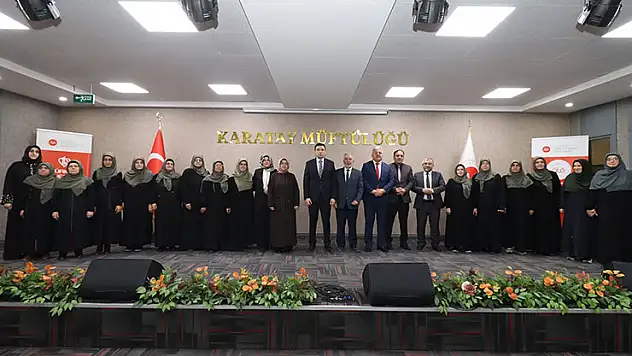 'Parmaklarla Okunan Ayet ve Hadisler' programı duygulandırdı
