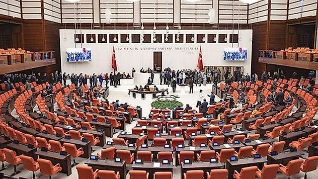 Partilerin aday adaylığı ücretleri açıklandı, rekor başvuru ücreti hangi partide?
