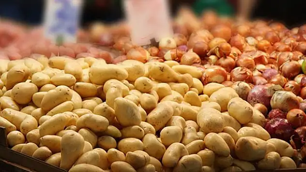 Patates ve soğan fiyatları cep yakıyor
