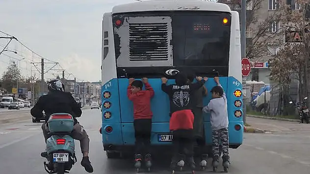 Patenli çocuklara önce korna sonra tekme!
