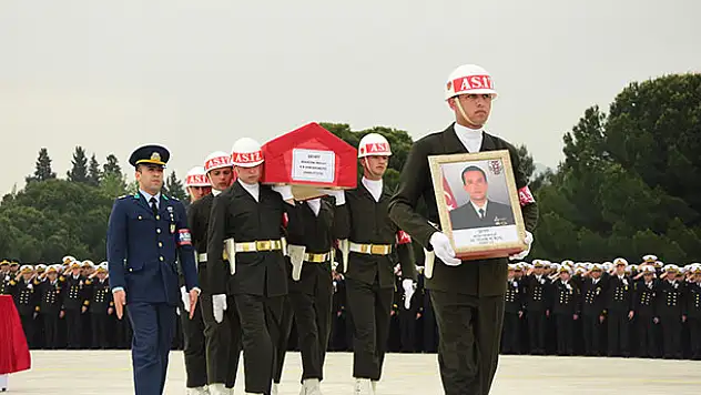 Patlamada şehit olan Astsubay Bulut'a silah arkadaşlarından veda