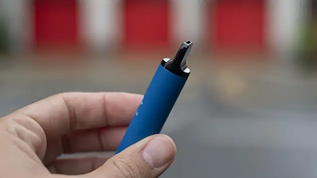 Patlayan elektronik sigara yüzünü ve vücudunu yaktı

