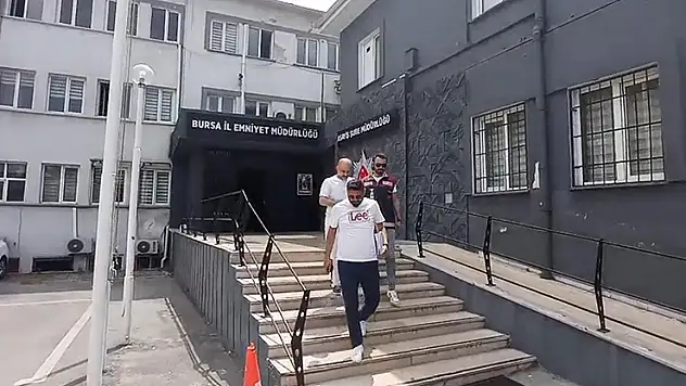 Patronu tarafından 'kredi notu yükseltme' vaadiyle kandırılıp, 817 bin TL dolandırıldı