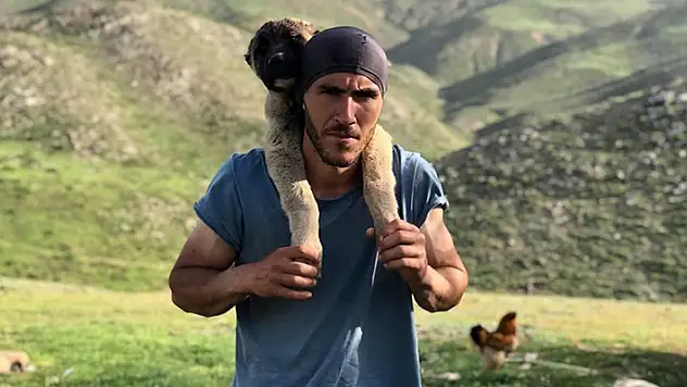 Patronun kızıyla nişanı atınca hayatı değişti! Konya'da yaşayan fenomen çoban, ilk kez konuştu
