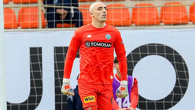 Paul Bernardoni görüşme odasına