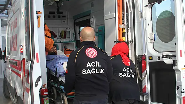 Pazar yerinde bıçaklı kavga: 1 yaralı