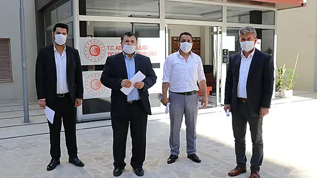 Pazarda denetim yapan memurlar darp edildi
