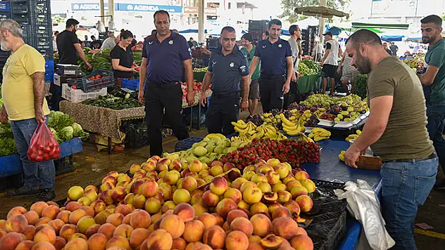 Pazarda 'gürültülü satış'a 1295 lira ceza

