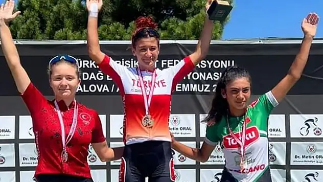 Pedallar 2 birincilik, 1 üçüncülük ile döndü