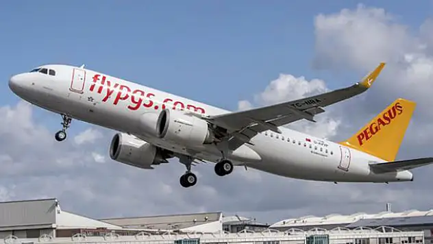 Pegasus iki uçağını sattı