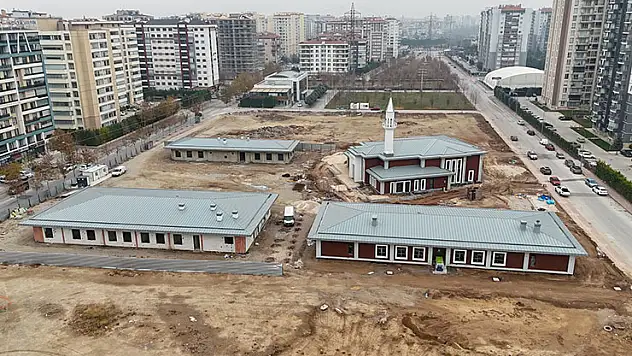Pekyatırmacı, külliyede incelemelerde bulundu