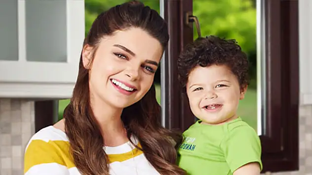 Pelin Karahan'ın oğlu Ali Demir de reklam yıldızı oldu