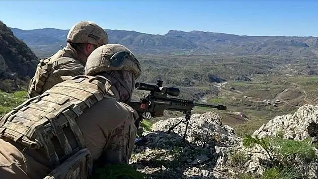 Pençe-Kilit Operasyonu bölgesinde 9 PKK'lı terörist etkisiz hâle getirildi
