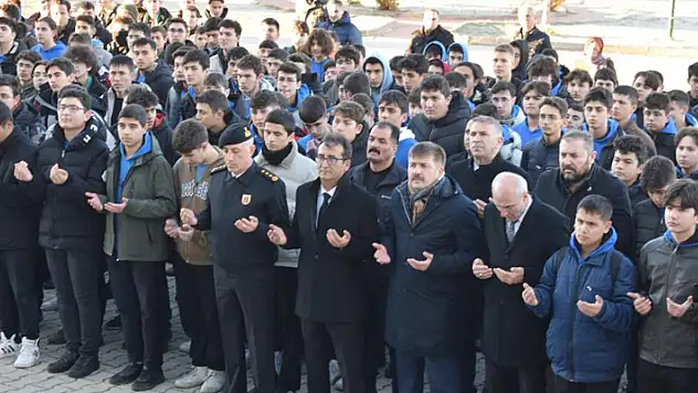 Pençe-Kilit şehitleri Karaman'da anıldı
