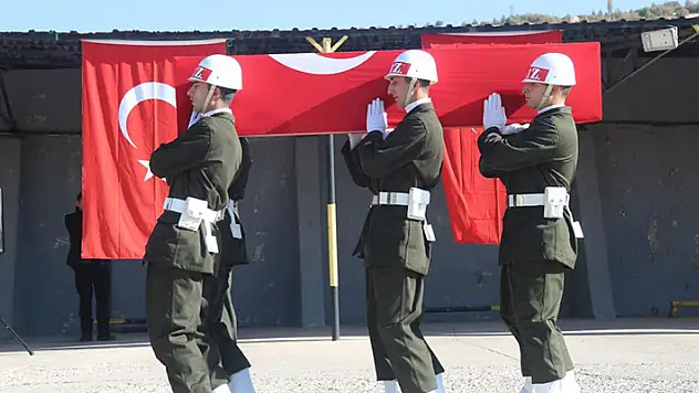 Pençe-Şimşek şehidi Halil Yıldız'ın cenazesi memleketi Konya'ya uğurlandı
