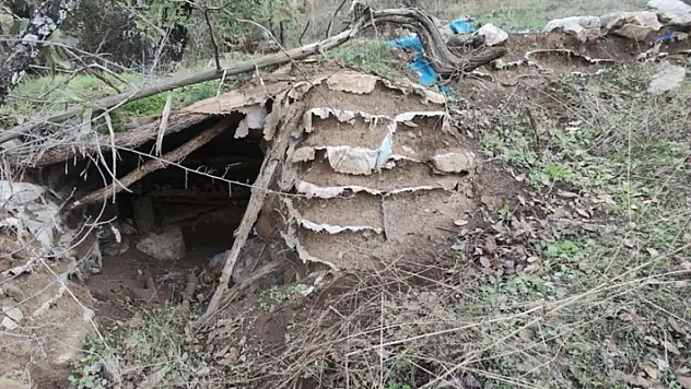 Pençe Yıldırım bölgesinde bir mağara ve 5 sığınakta yaşam malzemeleri ele geçirildi
