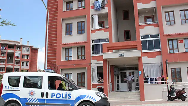 Pencereden düşen kız çocuğunun beli kırıldı