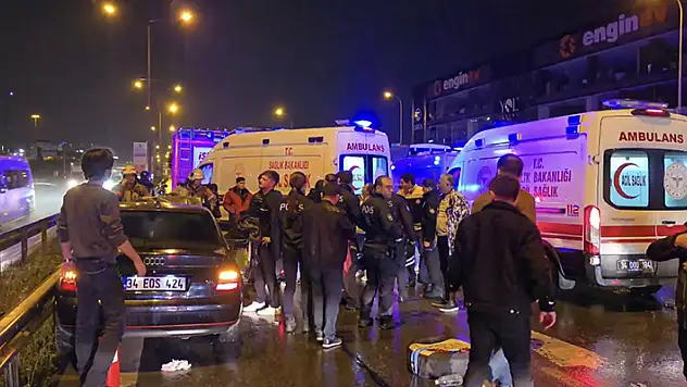 Pendik'te, 2 otomobil ile 1 kamyonetin karıştığı zincirleme kaza: 2'si ağır, 4 yaralı
