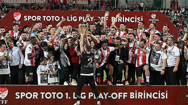 Pendikspor Süper Lig'e yükseldi
