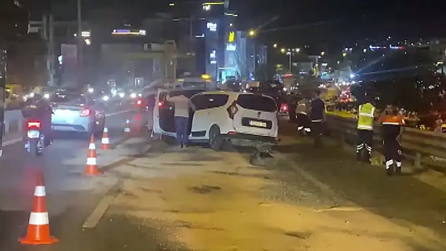 Pendik'te 6 aracın karıştığı zincirleme trafik kazasında 1'i çocuk 5 kişi yaralandı