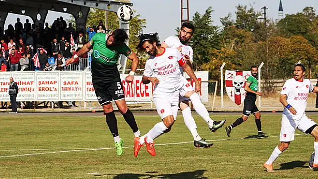 Perde derbiyle açılıyor