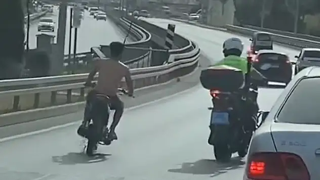 Peşindeki polisin üzerine motosiklet süren sürücüye 38 bin lira para cezası
