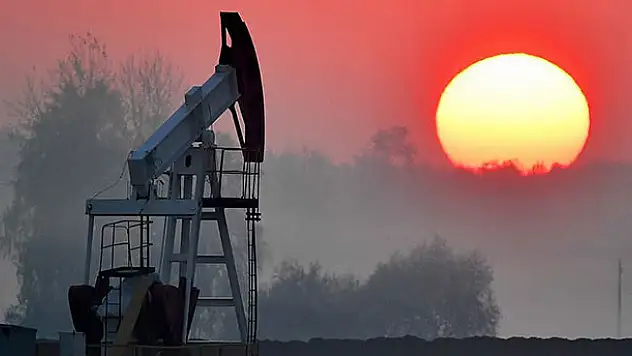 Petrol fiyatlarında son 30 yıldaki en sert günlük düşüş!