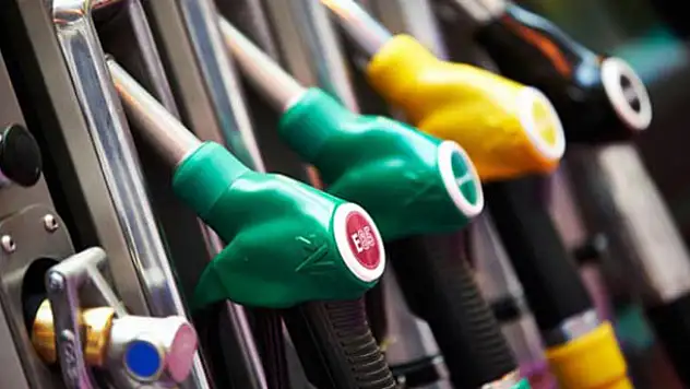 Petrol fiyatlarındaki düşüş Türkiye'ye yaradı!