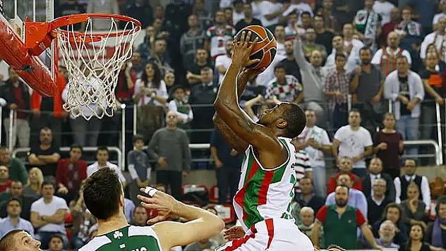 Pınar Karşıyaka evinde Panathinaikos mağlup oldu