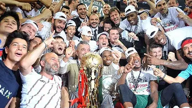 Pınar Karşıyaka tarih yazdı