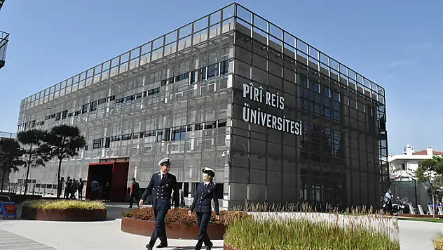 Piri Reis Üniversitesi 54 öğretim elemanı alacak
