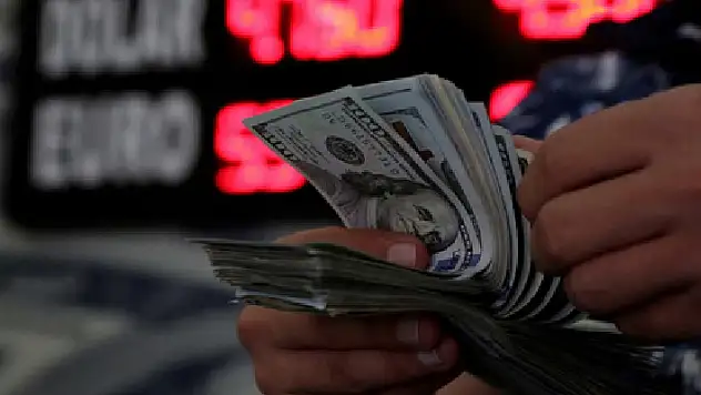 Piyasalara Rusya şoku! Dolar 14 lirayı Euro 16 lirayı aştı 