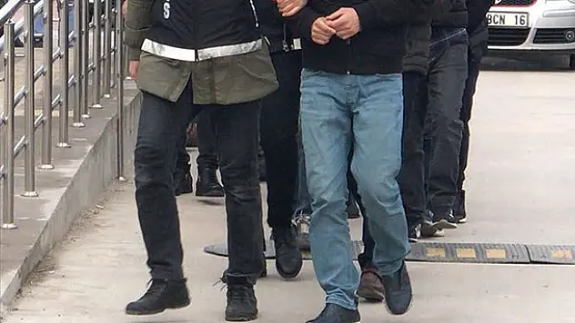 PKK/KCK üyesi ve destekçisi 450 kişi gözaltına alındı