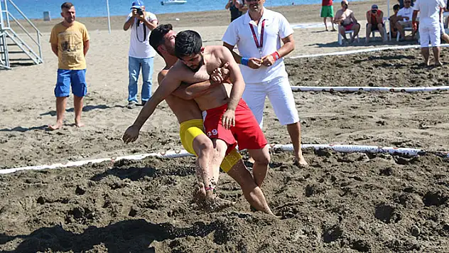 Plaj Güreşi Milli Takım, beş madalya kazandı