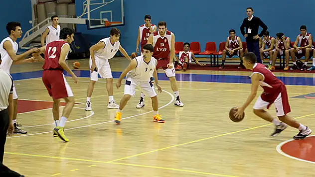 Play-Off Yolunda İhlas Kolejinden Bir Galibiyet Daha