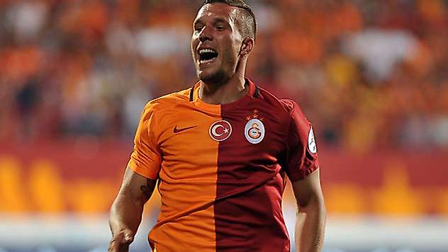 Podolski'den ayrılık iddialarına yanıt