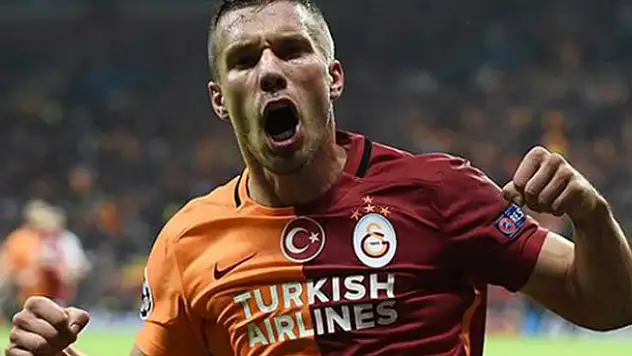 Podolski'den Galatasaray'a kötü haber!