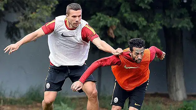 Podolski tamam, Burak ve Denayer belirsiz