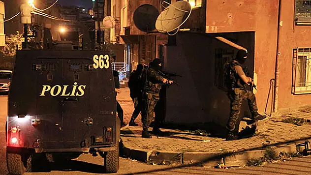 Polis aracına roketatarlı saldırı: 1 şehit
